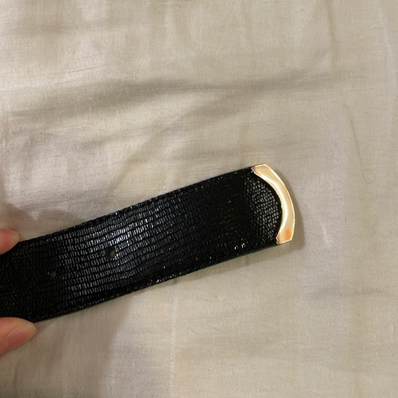 Vintage shiny leather with rose gold belt - Picture 2 of 7